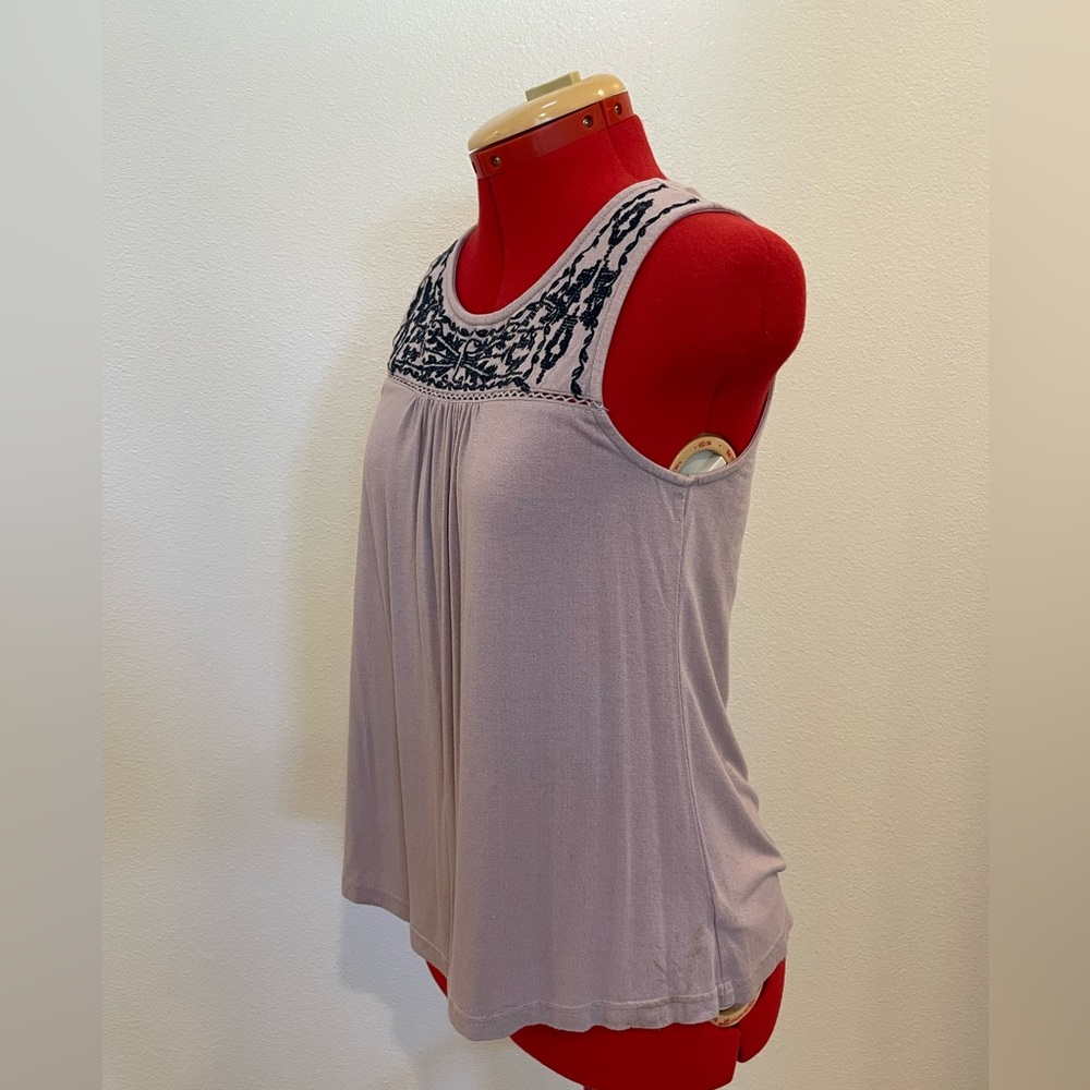 Skies Are Blue - Traleven Embroidered Yoke Knit Top - XSP - Lilac/Navy - Picture 2 of 5